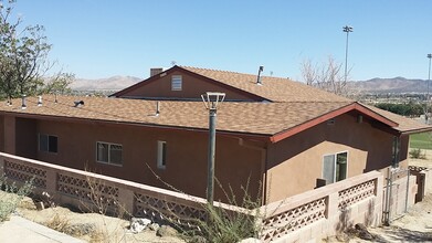 Building Photo - 56565 Sunnyslope Dr