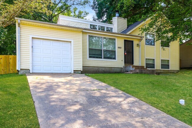 Building Photo - 6801 Autumnhill Ln