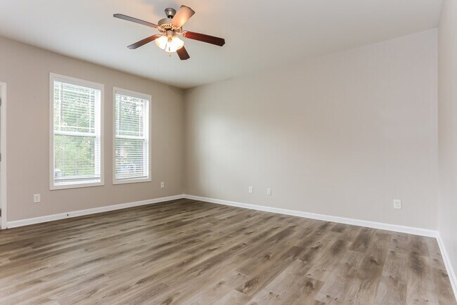 Foto del edificio - 1555 Persimmon Trace