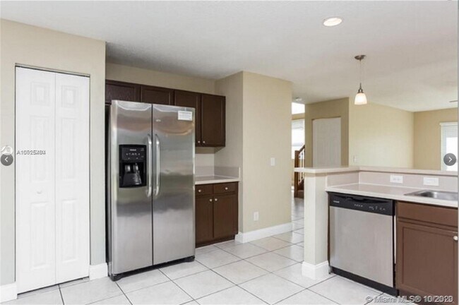 Building Photo - 2314 SW 135th Ave