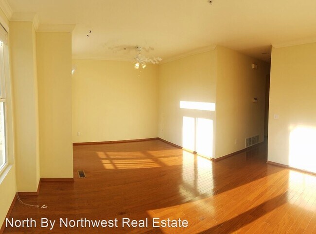 Foto del edificio - 2058 Newport Way NW