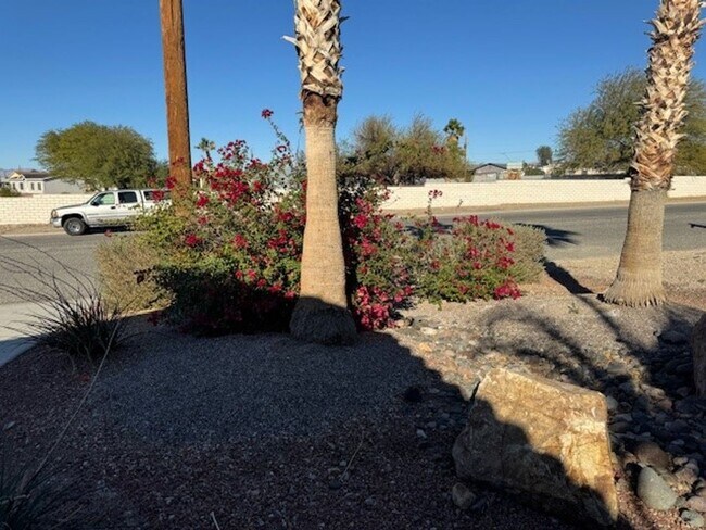 Building Photo - 3 Bedroom 2Ba with Side RV Space & fenced ...