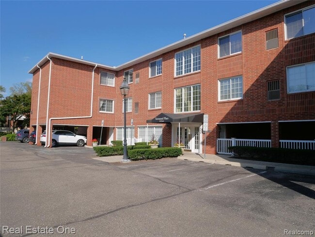 Building Photo - 444 Chester St