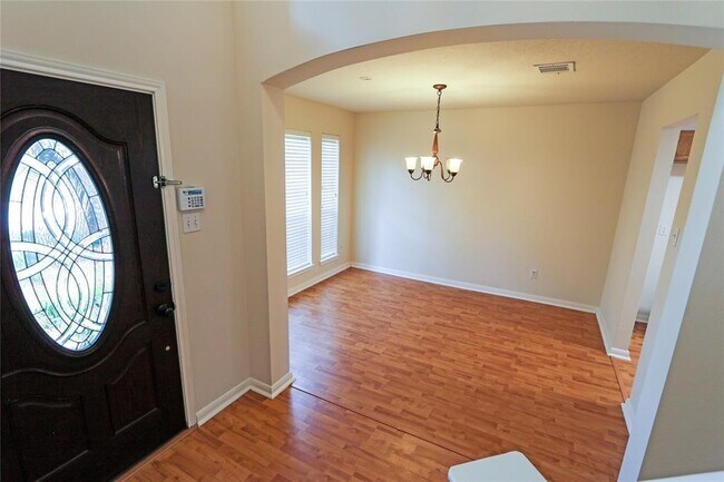 Building Photo - 10439 N Fallen Bough Dr