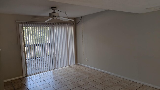 Foto del edificio - 410 Westwood Dr