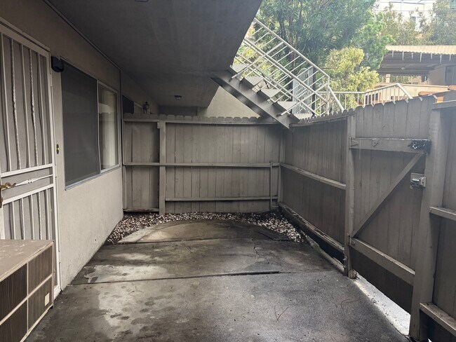 Foto del edificio - 12415 Archwood St