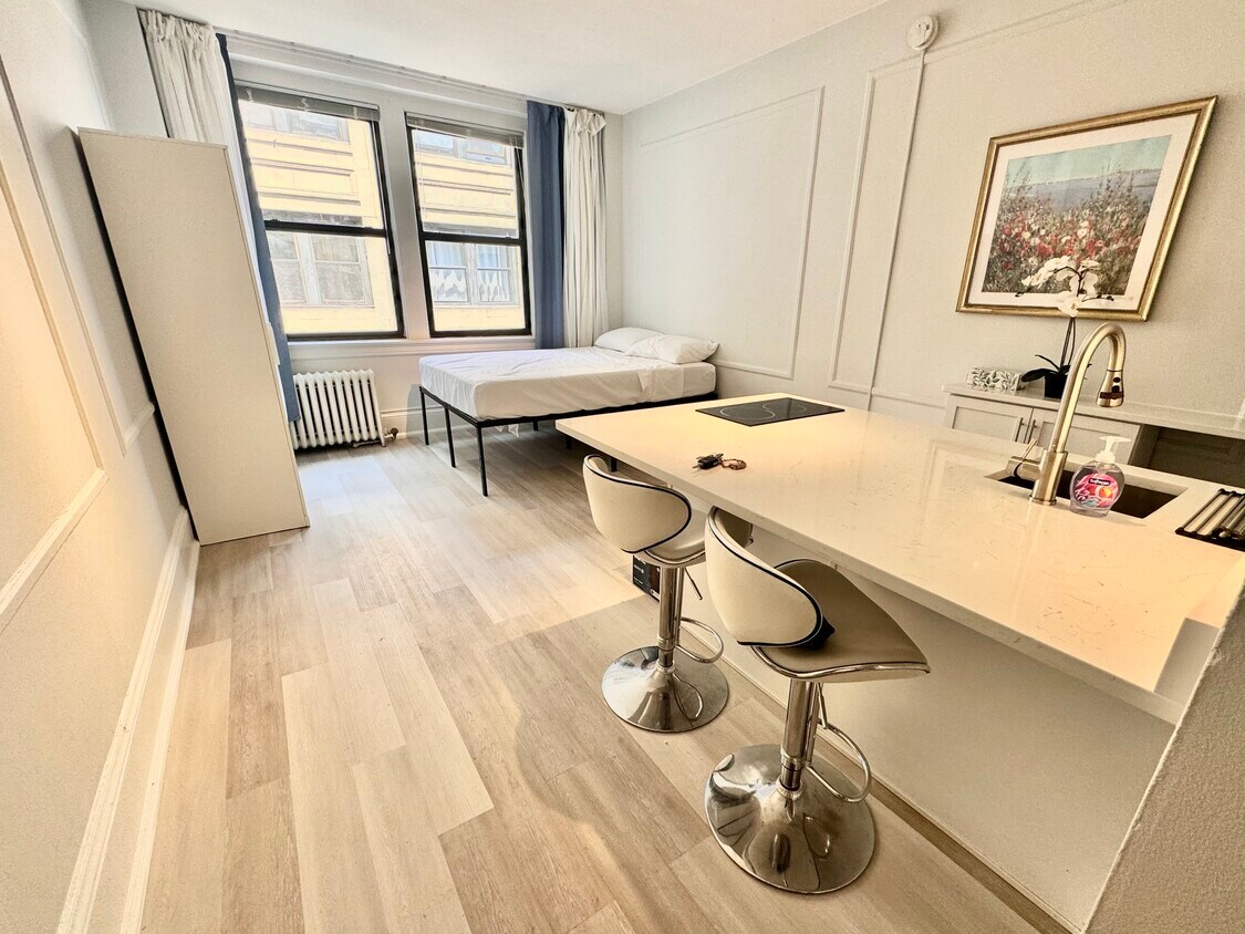 Studio - 1324 Locust St
