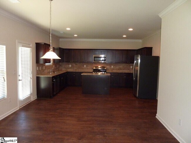 Foto del edificio - 201 Elmhaven Dr