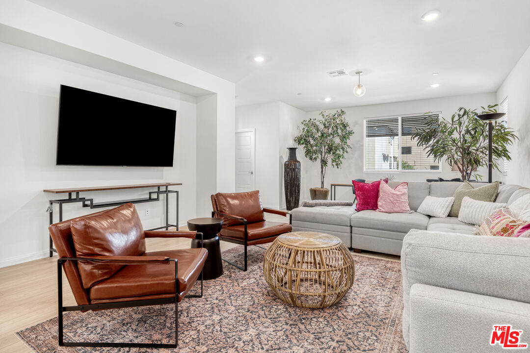 Foto principal - 768 Daniel Freeman Cir