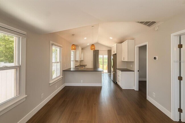 Foto del edificio - 2440 Quincy St S