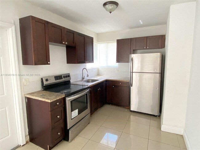 Foto del edificio - 3110 SW 33rd Ave