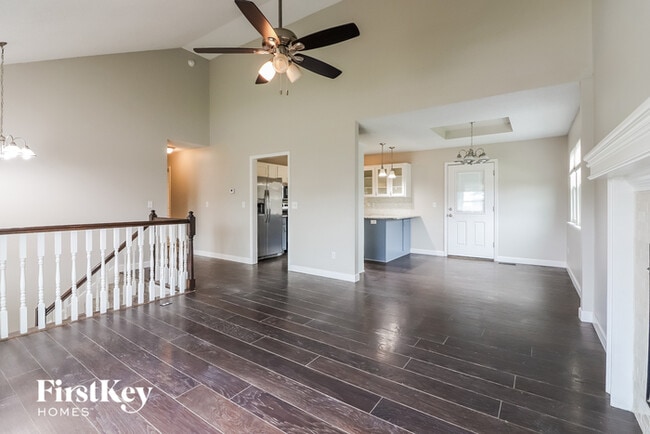 Building Photo - 412 N Crest Dr