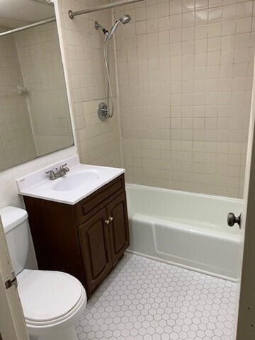 Foto del edificio - 46 Shrewsbury Green Dr