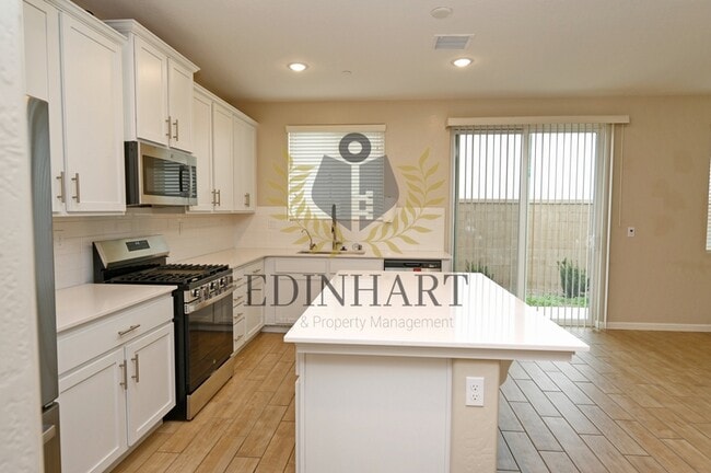 Foto del edificio - 231 Nabors Dr S