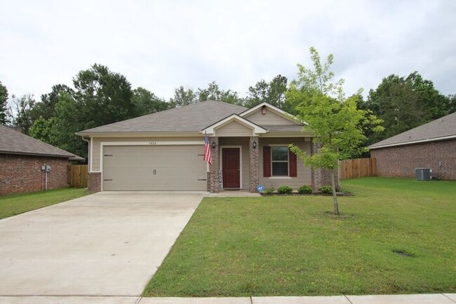Building Photo - Cozy 4 Bedroom2 Bath Home in West Tyler!