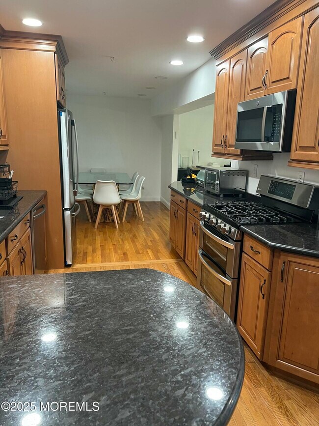 Foto del edificio - 1703 Melville St