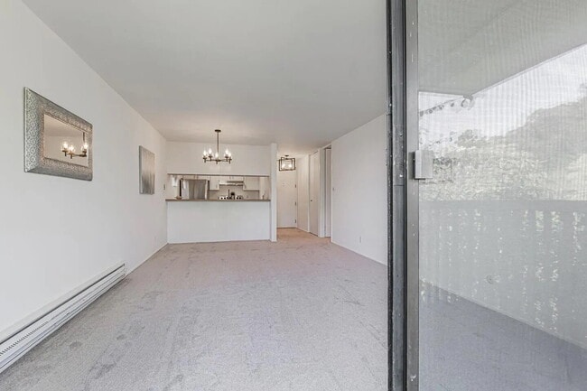 Building Photo - "Spacious 1-Bed Sanctuary with Luxurious F...