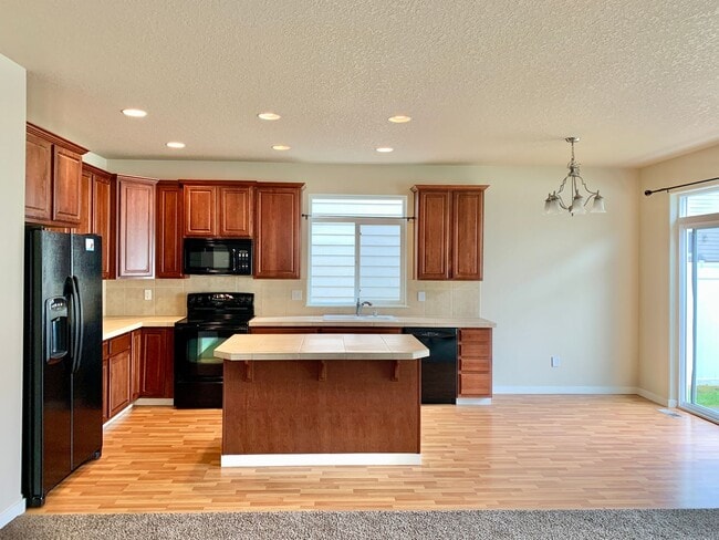 Building Photo - DON'T MISS THIS ONE...  - Quiet, 4 bedroom...