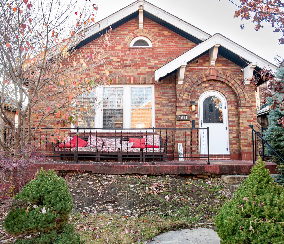 Front Entrance - 1611 Prather Ave
