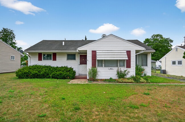Building Photo - 3415 Whitcomb Ave