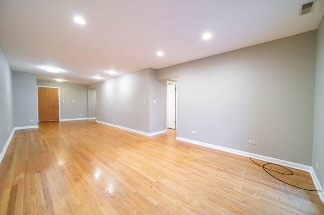 Foto del edificio - 8350 Kimball Ave