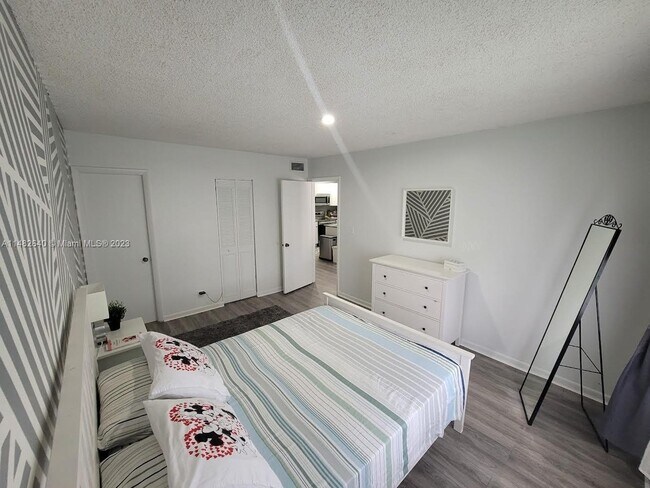 Foto del edificio - 1560 McKinley St