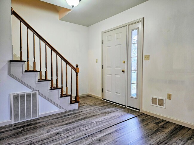 Foto del edificio - 66 Muddy Creek Church Rd