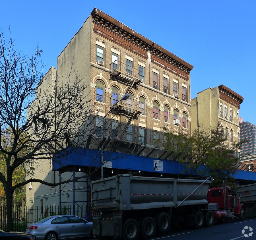 Building Photo - Milbank-Frawley