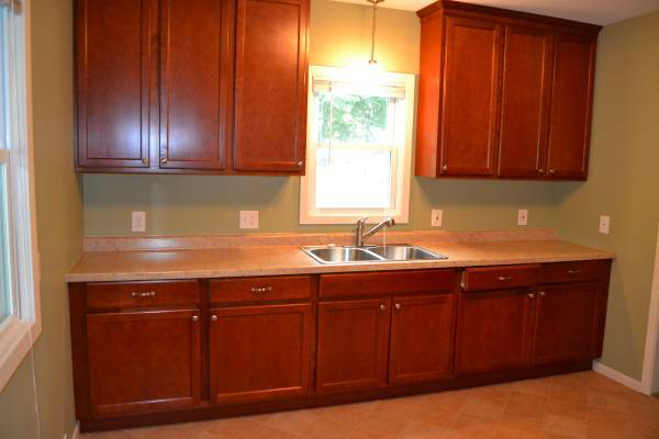 Kitchen - 1170 Jessamine Avenue East