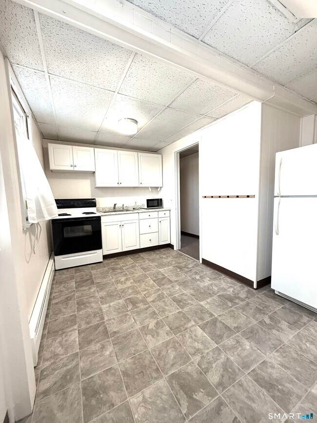 Foto del edificio - 425 Montauk Ave