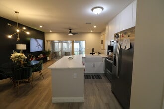 Building Photo - 6848 Brook Hollow Rd