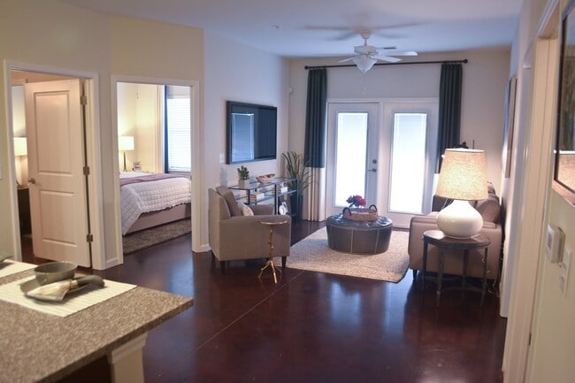 Foto del edificio - The Reserve at Forest Hills