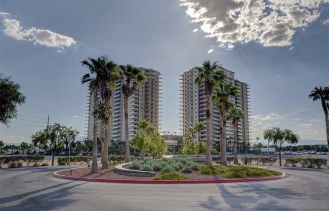 Building Photo - 8255 Las Vegas Blvd S