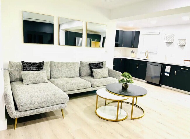 Foto del edificio - 2723 SW 13th St