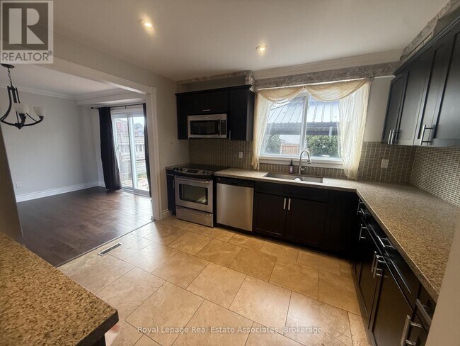 Photo du bâtiment - 18 Fagan Dr