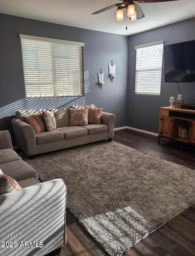 Foto del edificio - 2469 N 73rd Dr