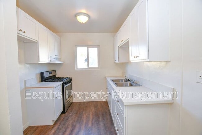 Building Photo - 720 W Channel Islands Blvd