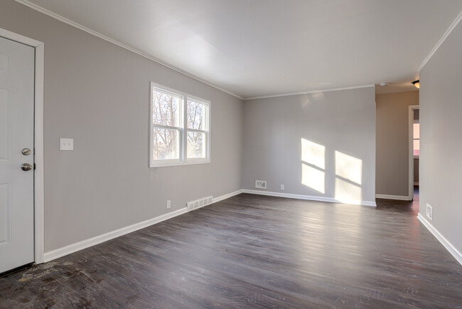 Building Photo - 4034 Laurel Ave