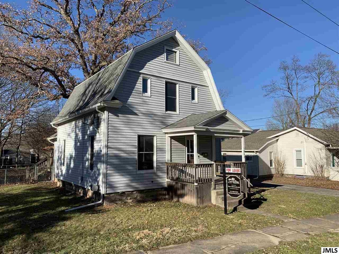 Primary Photo - 1042 Sixth St