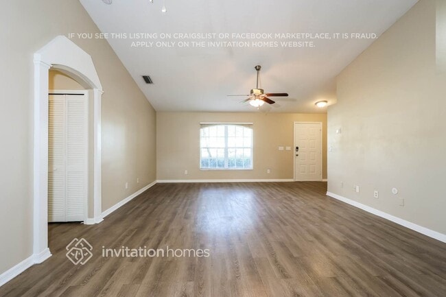 Building Photo - 624 Sheridan Woods Dr