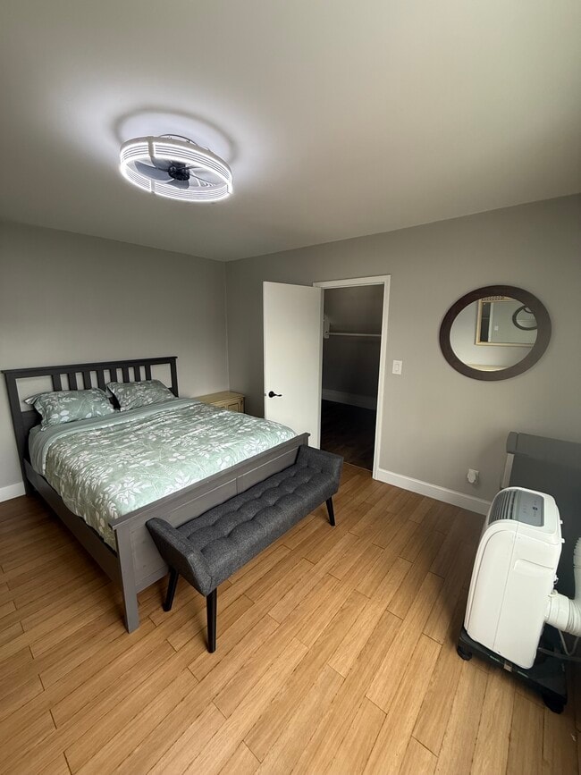 Building Photo - 805 E Taylor St