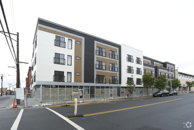 10706617 10706617 Construction - 700 Bangs Ave