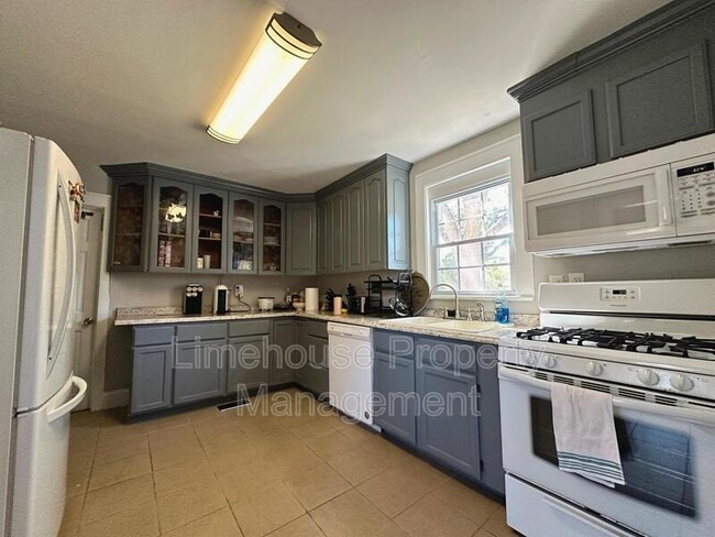 Foto del edificio - 8577 Granby St