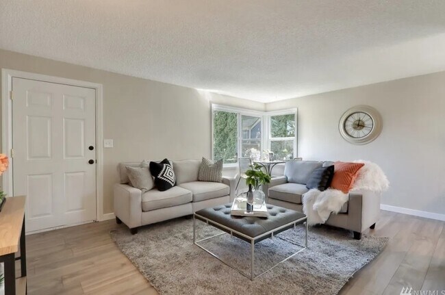 Foto del edificio - 2522 58th Ave NE