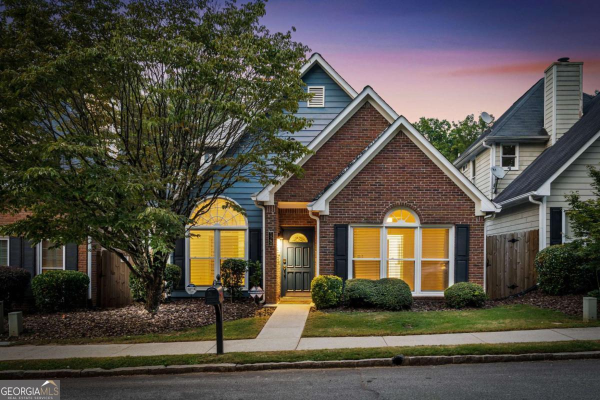 Foto principal - 529 Eastland Dr