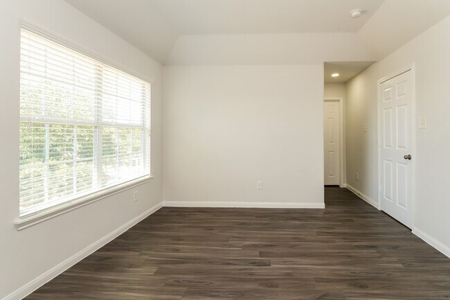 Foto del edificio - 5571 Latta Plantation Dr