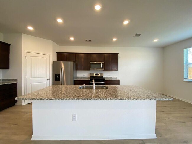 Building Photo - 412 Brody Ln
