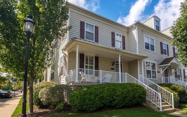 Building Photo - 408 Lantern Dr