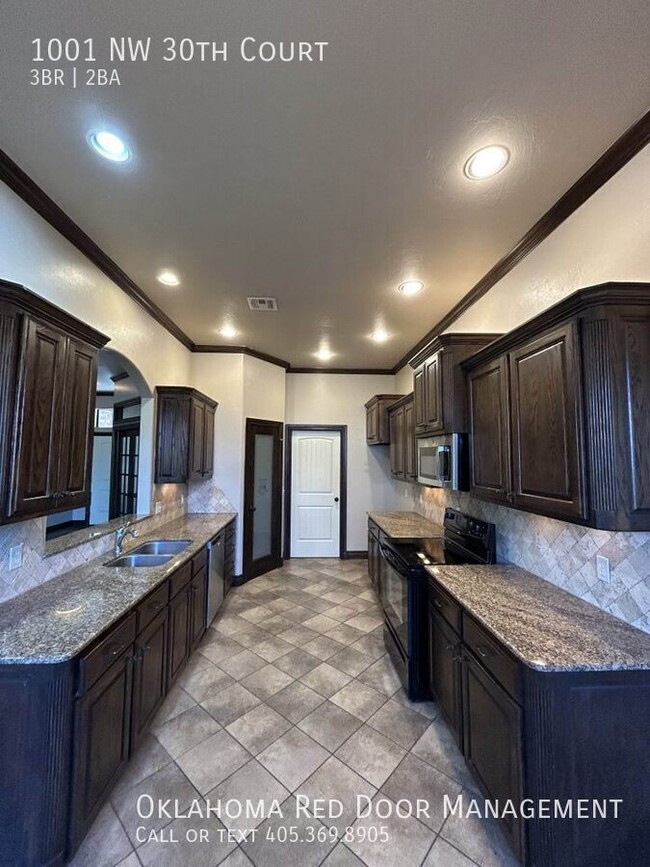 Building Photo - Beautiful home available in Moore!