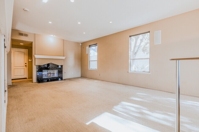 Building Photo - 11671 Boulton Ave